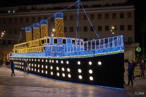 Luci Natale Titanic Pescara 